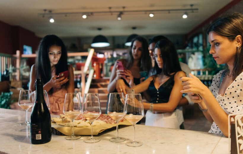 Wine and Oil tasting Shared tour in a Winery to Montecarlo di Lucca